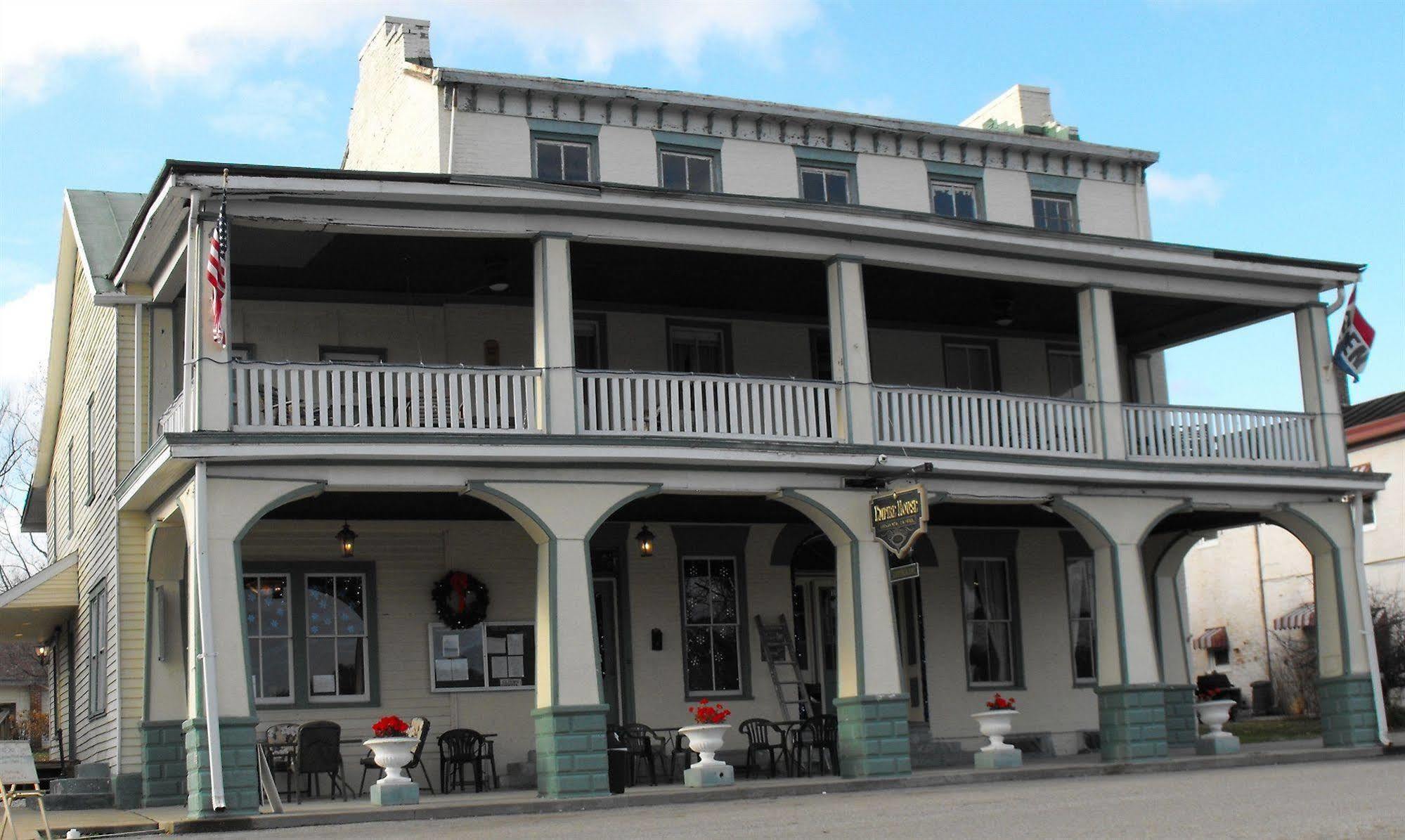 Empire House Hotel Rising Sun 外观 照片